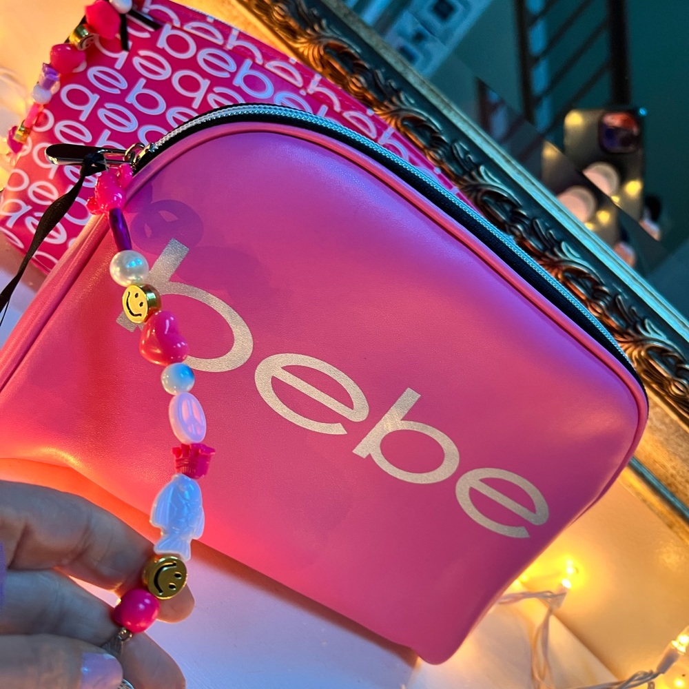 NWT Handwired and embellished beaded Bebe Bag! 💌❤️💕💋💄